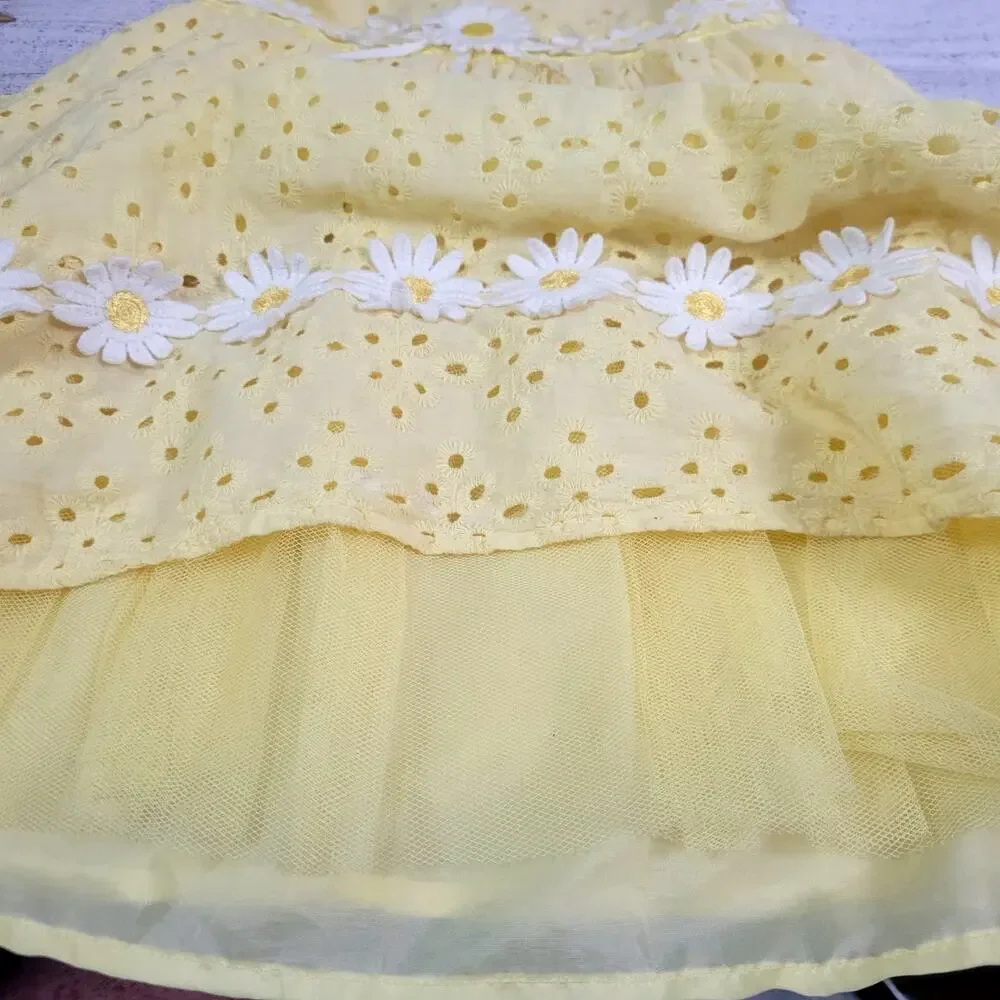 Blueberi Boulevard Yellow Daisy Eyelet Dress Size 4‎